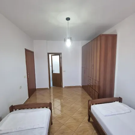 Caushaj Apartment