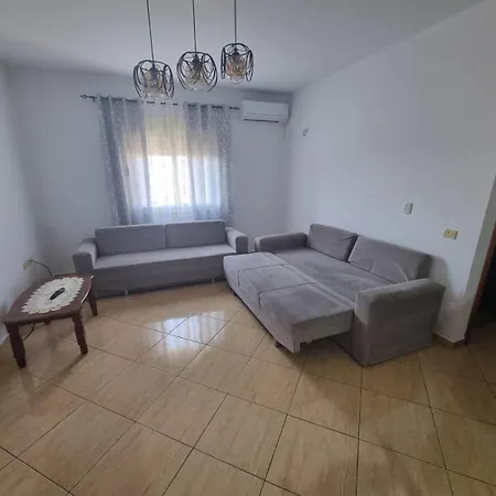 Apartment Caushaj *